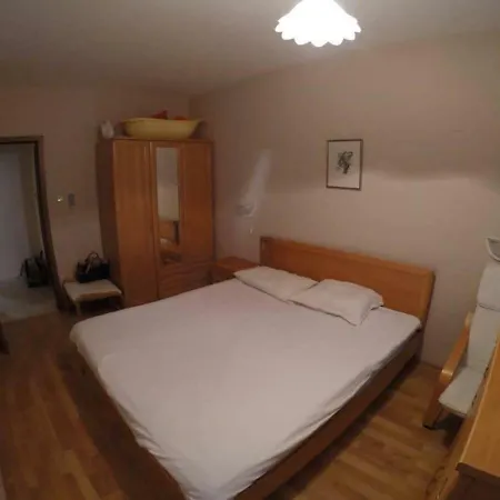 Lägenhet Three Bedroom Apaartment 